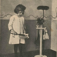 Scopare,[anni Venti] - L. Roubiczek, <em>Generalità sugli esercizi di vita pratica</em>, in "L'Idea Montessori", a.II, n.3, novembre 1928, p.10.$$$279