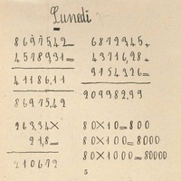 Operazioni con riporto fino alle decine di migliaia [anni Venti] - <em>Come lavorano e imparano gli alunni delle Classi Montessori </em>, in "L'Idea Montessori", a.II, n.8, aprile 1929, p.9.$$$321