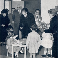 S. E. Maria Jervolino, Presidente dell’Opera Montessori, accompagnata dall’Ing. Boyer, V. Presidente del Servizio Sociale dell’INA-Casa, all’inaugurazione della “Casa dei Bambini” al quartiere Tuscolano di Roma [5 January 1957] – “Vita dell’infanzia”, a.VI, n.1, 31 gennaio 1957, prima pagina di copertina.$$$536