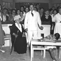 <p>[Maria Montessori al centro, a sinistra l’on. Maria de Unterrichter Jervolino, presidente dell’Opera Nazionale Montessori, e a destra Mario M. Montessori, Congresso Internazionale Montessori sul tema <em>La formazione dell’uomo nella ricostruzione mondiale</em>, San Remo 22-29 agosto 1949] – Archivio ONM.</p>$$$549